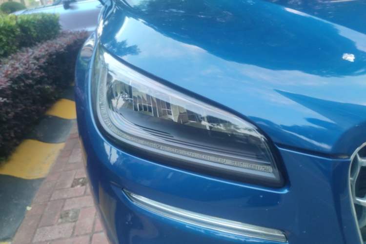 Used Lincoln Corsair 2020 2.0T Two-Wheel Drive Luxury Edition Right Front Headlight