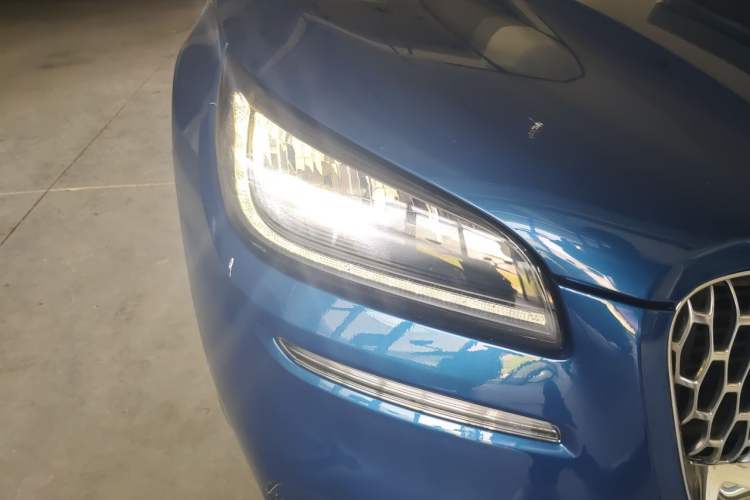 Used Lincoln Corsair 2020 2.0T Two-Wheel Drive Luxury Edition Right Front Headlight