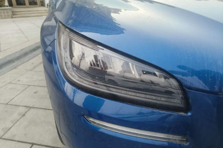 Used Lincoln Corsair 2020 2.0T Two-Wheel Drive Luxury Edition Right Front Headlight