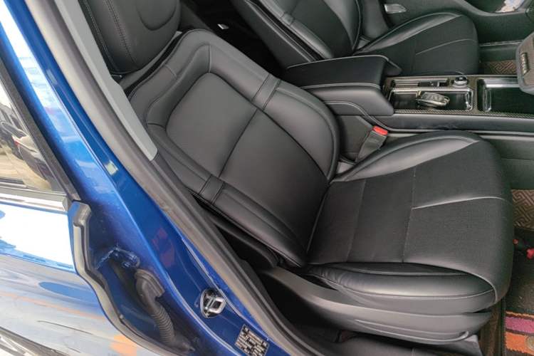 Used Lincoln Corsair 2020 2.0T Two-Wheel Drive Luxury Edition Right Front Seat