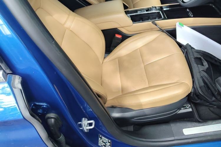 Used Lincoln Corsair 2020 2.0T Two-Wheel Drive Luxury Edition Right Front Seat