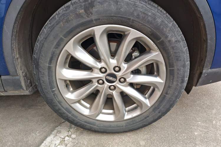 Used Lincoln Corsair 2020 2.0T Two-Wheel Drive Luxury Edition Right Front Wheel Hub
