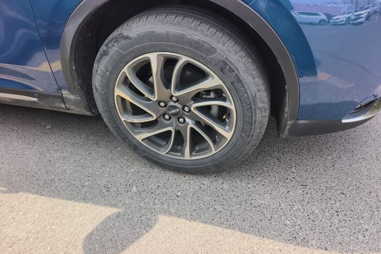 Used Lincoln Corsair 2020 2.0T Two-Wheel Drive Luxury Edition Right Front Wheel Hub