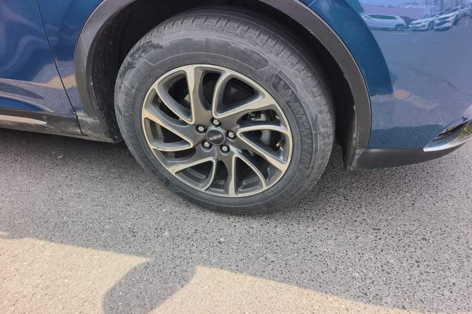 Used Lincoln Corsair 2020 2.0T Two-Wheel Drive Luxury Edition Right Front Wheel Hub