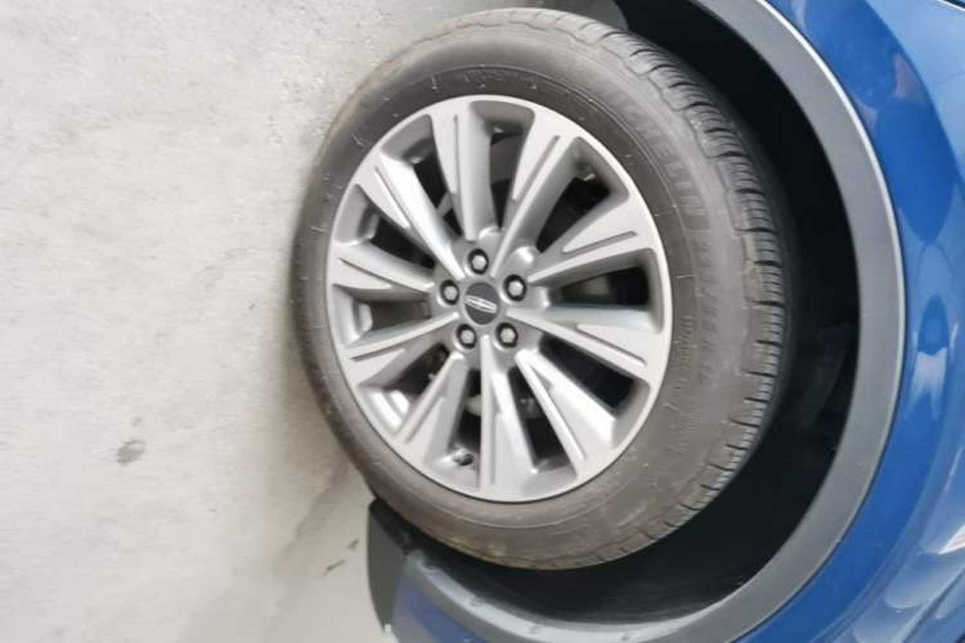Used Lincoln Corsair 2020 2.0T Four-Wheel Drive Prestige Edition Right Front Wheel Hub