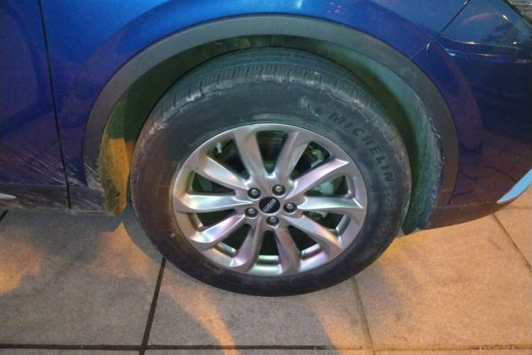 Used Lincoln Corsair 2020 2.0T Two-Wheel Drive Luxury Edition Right Front Wheel Hub