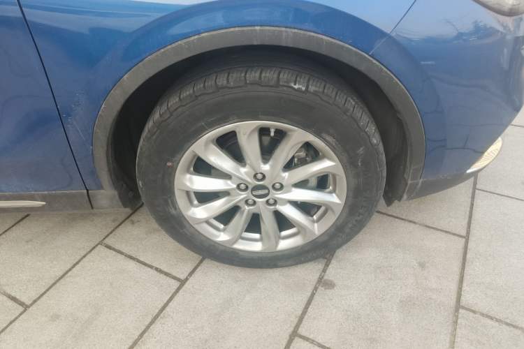 Used Lincoln Corsair 2020 2.0T Two-Wheel Drive Luxury Edition Right Front Wheel Hub