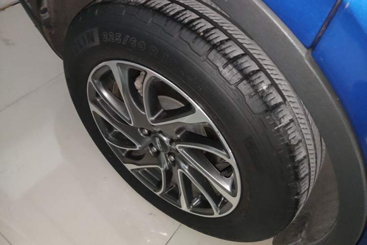 Used Lincoln Corsair 2020 2.0T Two-Wheel Drive Luxury Edition Right Rear Wheel Hub