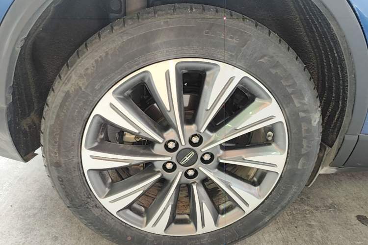 Used Lincoln Corsair 2020 2.0T Four-Wheel Drive Prestige Edition Right Rear Wheel Hub
