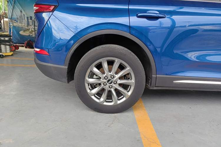 Used Lincoln Corsair 2020 2.0T Two-Wheel Drive Luxury Edition Right Rear Wheel Hub