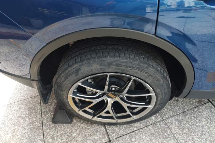 Used Lincoln Corsair 2020 2.0T Two-Wheel Drive Luxury Edition Right Rear Wheel Hub