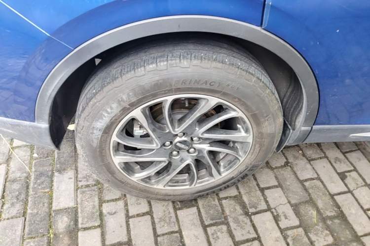 Used Lincoln Corsair 2020 2.0T Two-Wheel Drive Luxury Edition Right Rear Wheel Hub