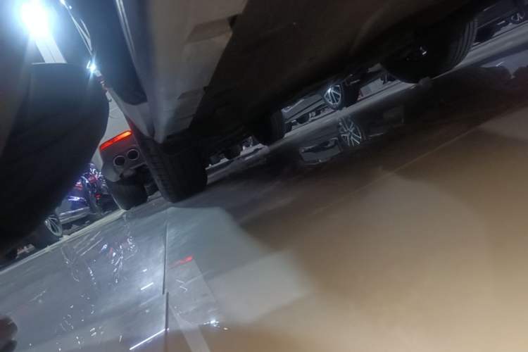 Used Lincoln Corsair 2020 2.0T Two-Wheel Drive Luxury Edition Right Side Sill