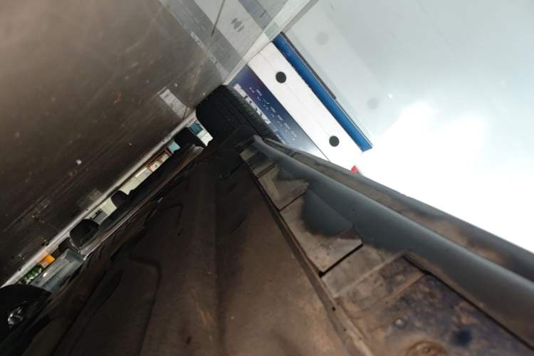 Used Lincoln Corsair 2020 2.0T Two-Wheel Drive Luxury Edition Right Side Sill