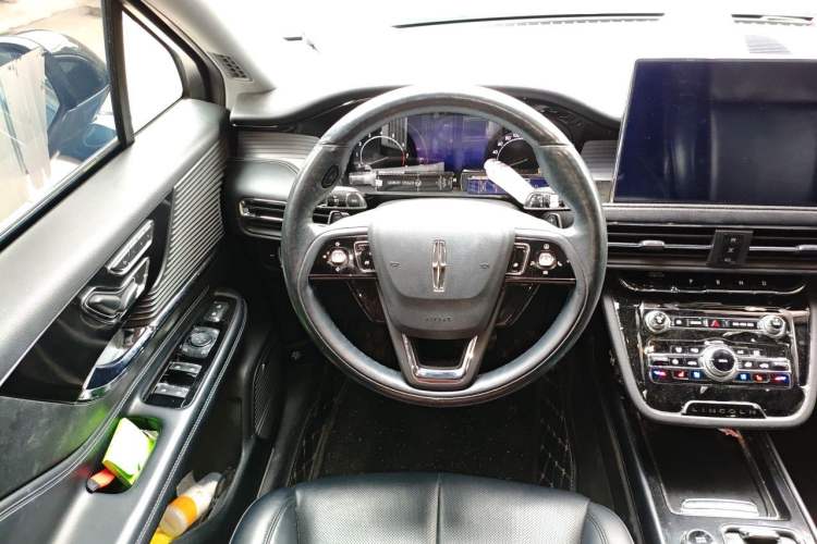 Used Lincoln Corsair 2020 2.0T Two-Wheel Drive Luxury Edition Steering Wheel