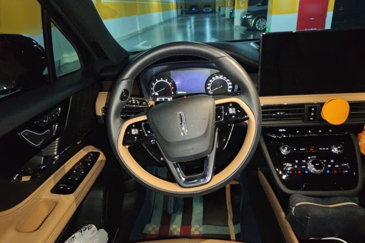 Used Lincoln Corsair 2020 2.0T Two-Wheel Drive Luxury Edition Steering Wheel