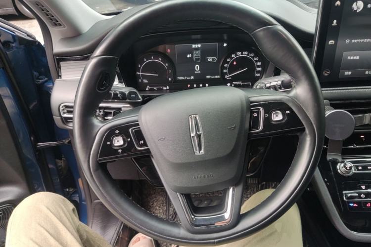 Used Lincoln Corsair 2020 2.0T Two-Wheel Drive Luxury Edition Steering Wheel