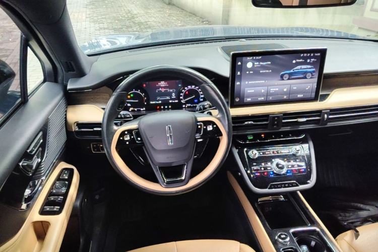 Used Lincoln Corsair 2020 2.0T Two-Wheel Drive Luxury Edition Steering Wheel