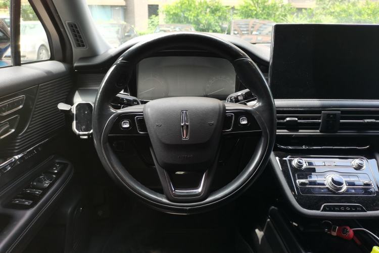 Used Lincoln Corsair 2020 2.0T Two-Wheel Drive Luxury Edition Steering Wheel