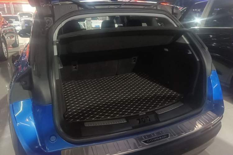 Used Lincoln Corsair 2020 2.0T Two-Wheel Drive Luxury Edition Trunk