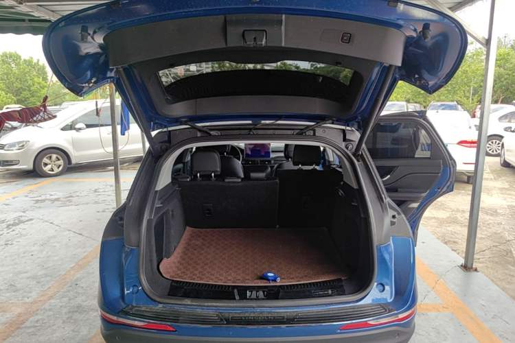 Used Lincoln Corsair 2020 2.0T Two-Wheel Drive Luxury Edition Trunk