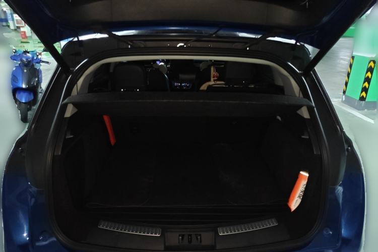 Used Lincoln Corsair 2020 2.0T Two-Wheel Drive Luxury Edition Trunk