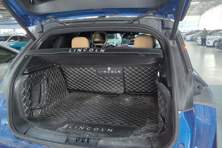 Used Lincoln Corsair 2020 2.0T Two-Wheel Drive Luxury Edition Trunk