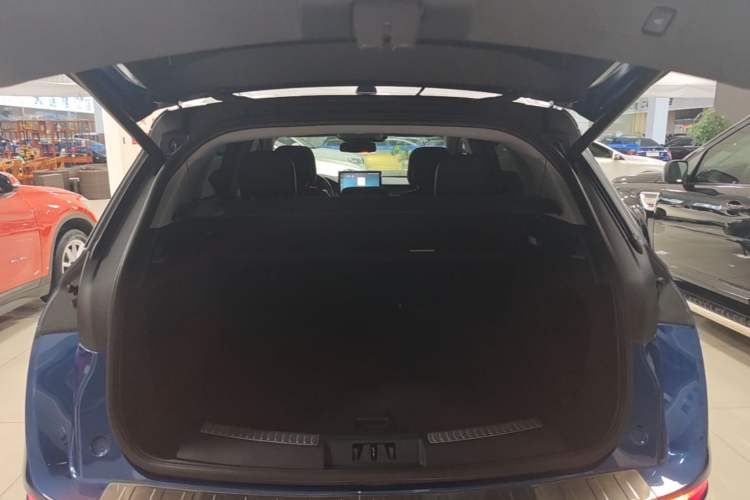 Used Lincoln Corsair 2020 2.0T Two-Wheel Drive Luxury Edition Trunk