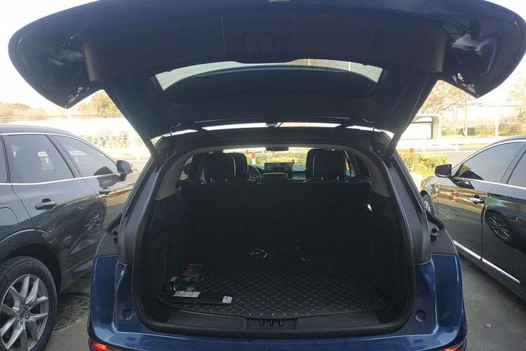 Used Lincoln Corsair 2020 2.0T Two-Wheel Drive Luxury Edition Trunk