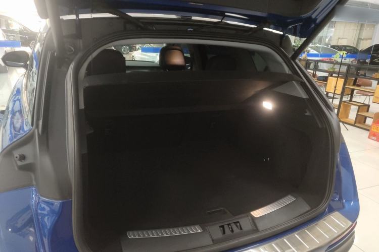 Used Lincoln Corsair 2020 2.0T Two-Wheel Drive Luxury Edition Trunk