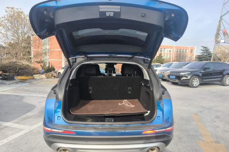 Used Lincoln Corsair 2020 2.0T Two-Wheel Drive Luxury Edition Trunk