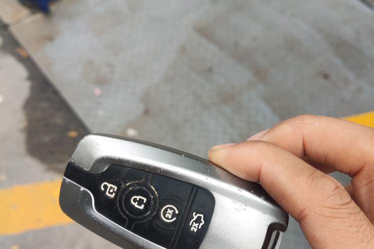 Used Lincoln Corsair 2020 2.0T Two-Wheel Drive Luxury Edition Vehicle Key