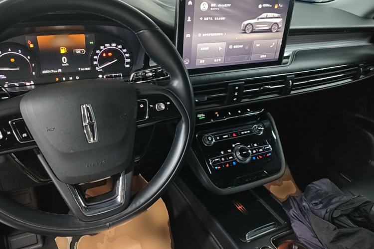 Used Lincoln Corsair 2020 2.0T Two-Wheel Drive Luxury Edition Center Console