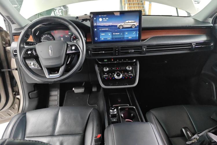 Used Lincoln Corsair 2020 2.0T Two-Wheel Drive Luxury Edition Center Console
