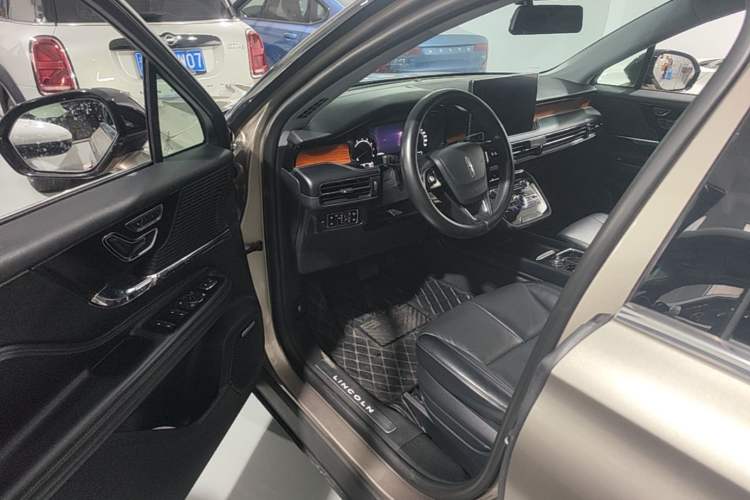 Used Lincoln Corsair 2020 2.0T Two-Wheel Drive Luxury Edition Driver Seat