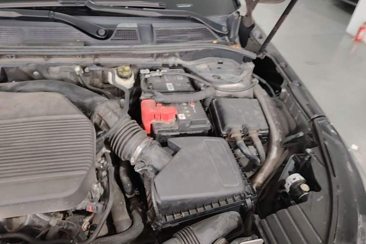 Used Lincoln Corsair 2020 2.0T Two-Wheel Drive Luxury Edition Engine Bay Left
