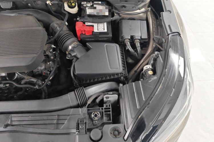 Used Lincoln Corsair 2020 2.0T Two-Wheel Drive Luxury Edition Engine Bay Left