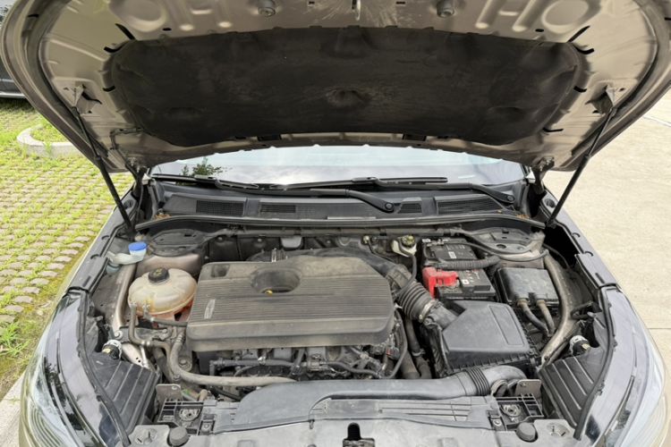 Used Lincoln Corsair 2020 2.0T Two-Wheel Drive Luxury Edition Engine Bay