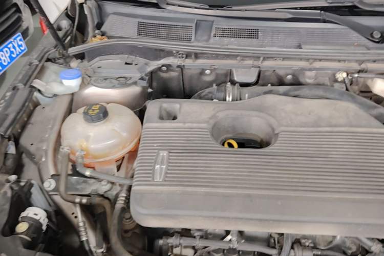 Used Lincoln Corsair 2020 2.0T Two-Wheel Drive Luxury Edition Engine Bay Right