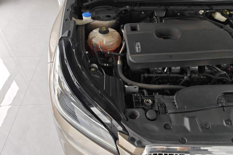 Used Lincoln Corsair 2020 2.0T Two-Wheel Drive Luxury Edition Engine Bay Right