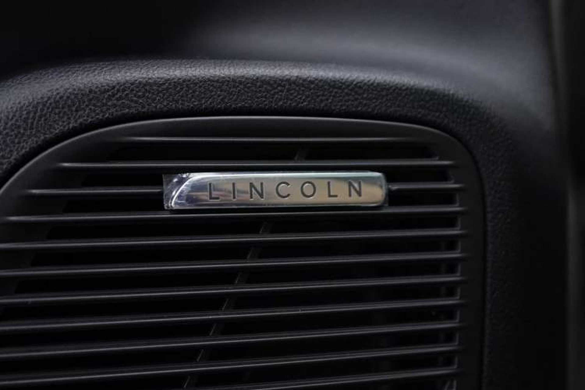 Used Lincoln Corsair 2020 2.0T Two-Wheel Drive Luxury Edition Interior 13