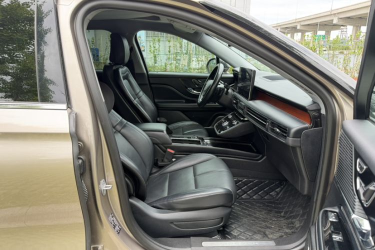 Used Lincoln Corsair 2020 2.0T Two-Wheel Drive Luxury Edition Interior 9