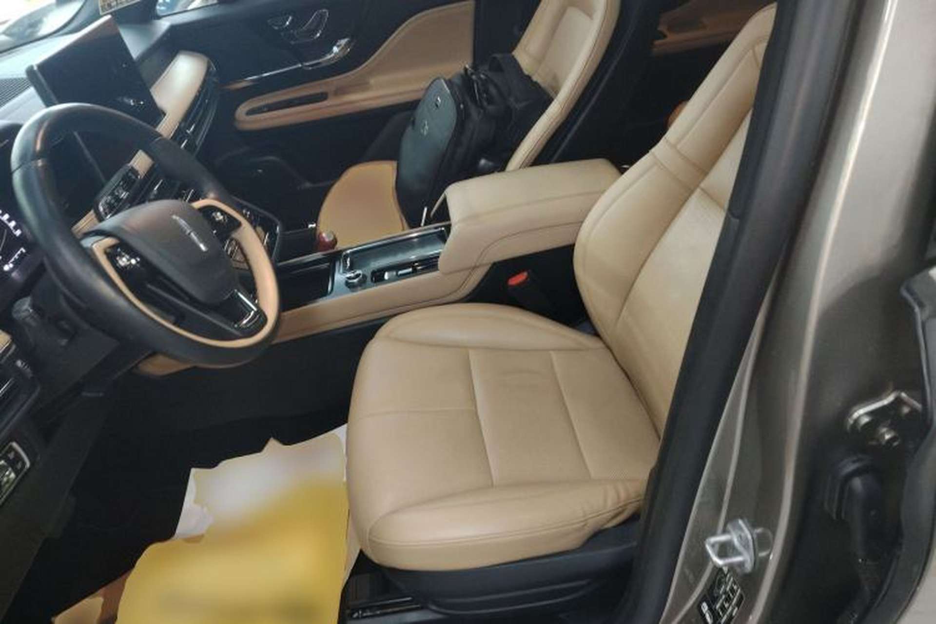 Used Lincoln Corsair 2020 2.0T Two-Wheel Drive Luxury Edition Left Front Seat