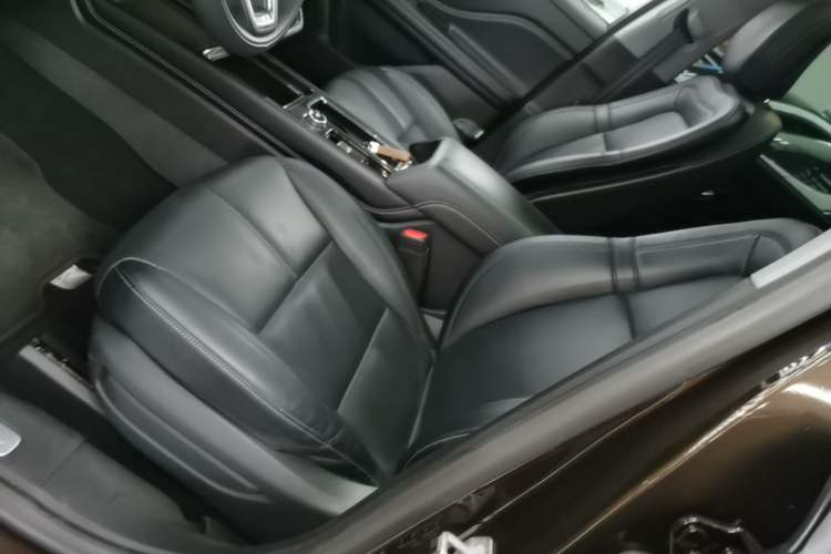 Used Lincoln Corsair 2020 2.0T Two-Wheel Drive Luxury Edition Left Front Seat