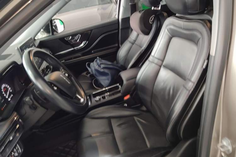 Used Lincoln Corsair 2020 2.0T Two-Wheel Drive Luxury Edition Left Front Seat