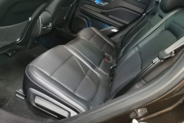 Used Lincoln Corsair 2020 2.0T Two-Wheel Drive Luxury Edition Left Rear Seat