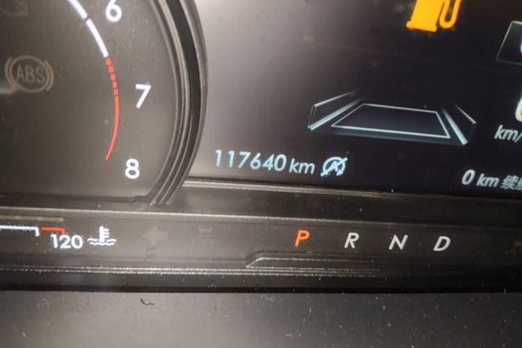 Used Lincoln Corsair 2020 2.0T Two-Wheel Drive Luxury Edition Odometer Close Up