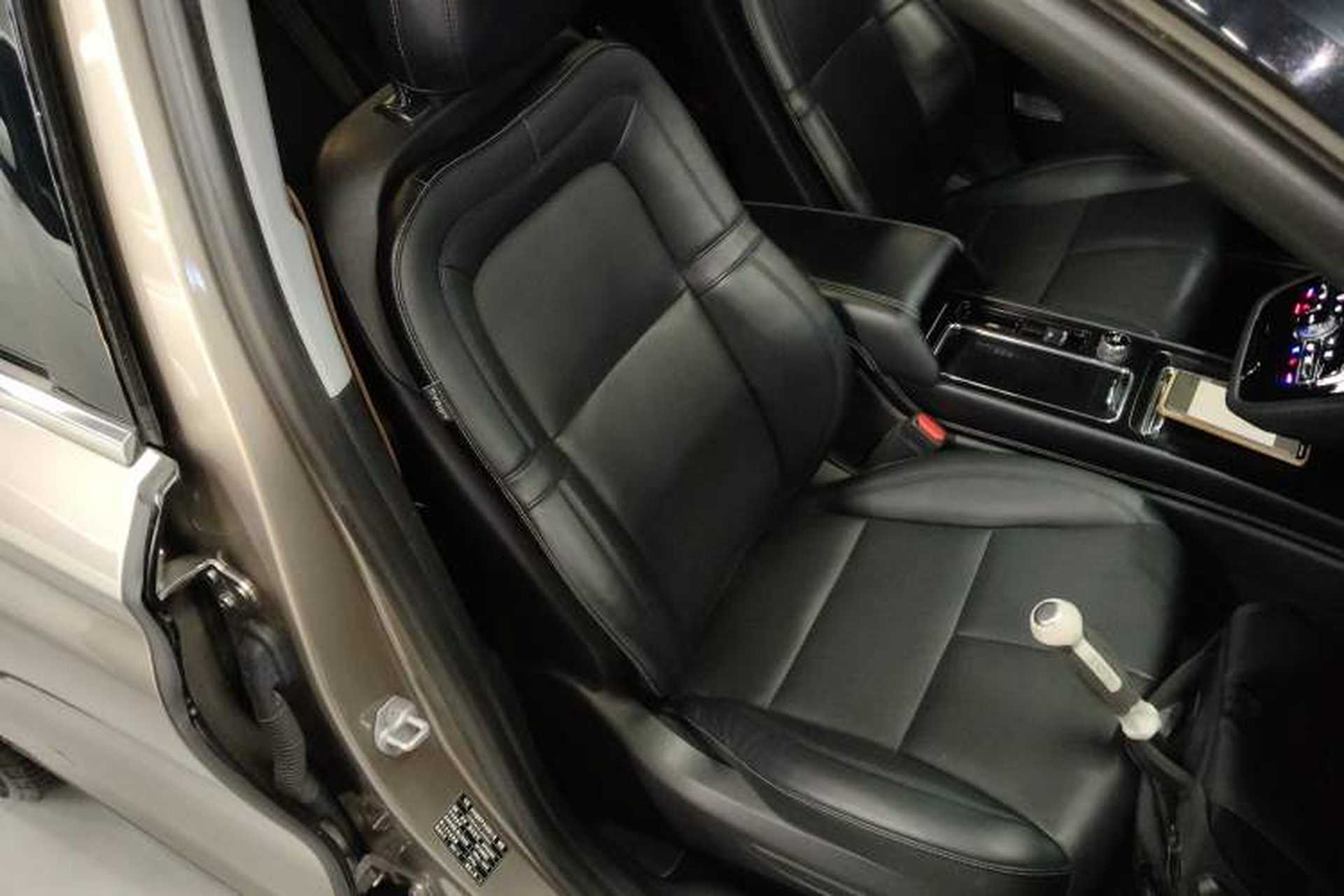 Used Lincoln Corsair 2020 2.0T Two-Wheel Drive Luxury Edition Right Front Seat