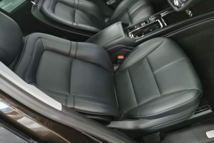 Used Lincoln Corsair 2020 2.0T Two-Wheel Drive Luxury Edition Right Front Seat