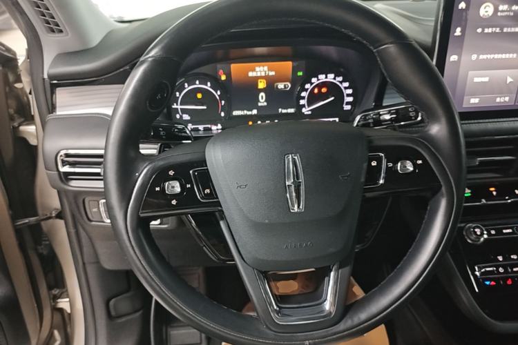 Used Lincoln Corsair 2020 2.0T Two-Wheel Drive Luxury Edition Steering Wheel